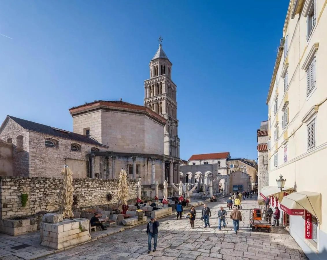 A2 - Apartment In The Very Heart Of Split